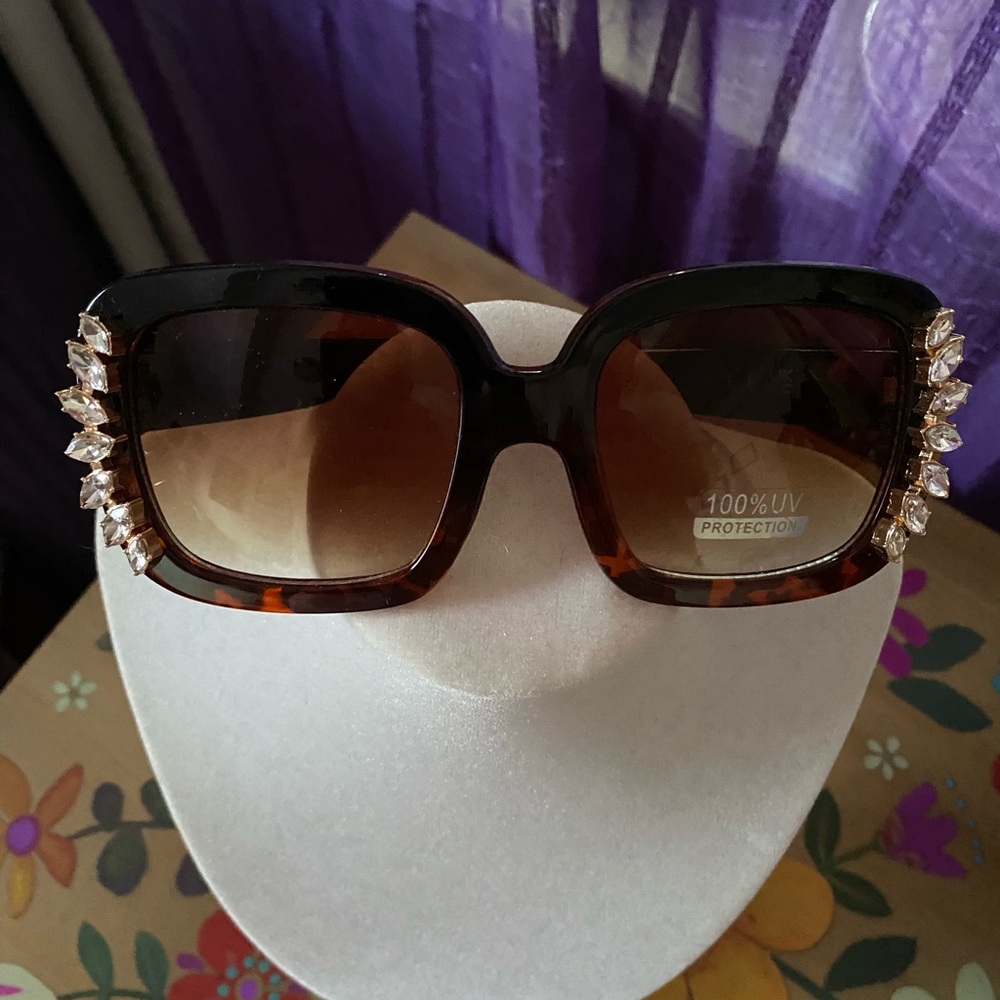 Free People Dup NWT Crystal-studded Tortoise Sunglasses